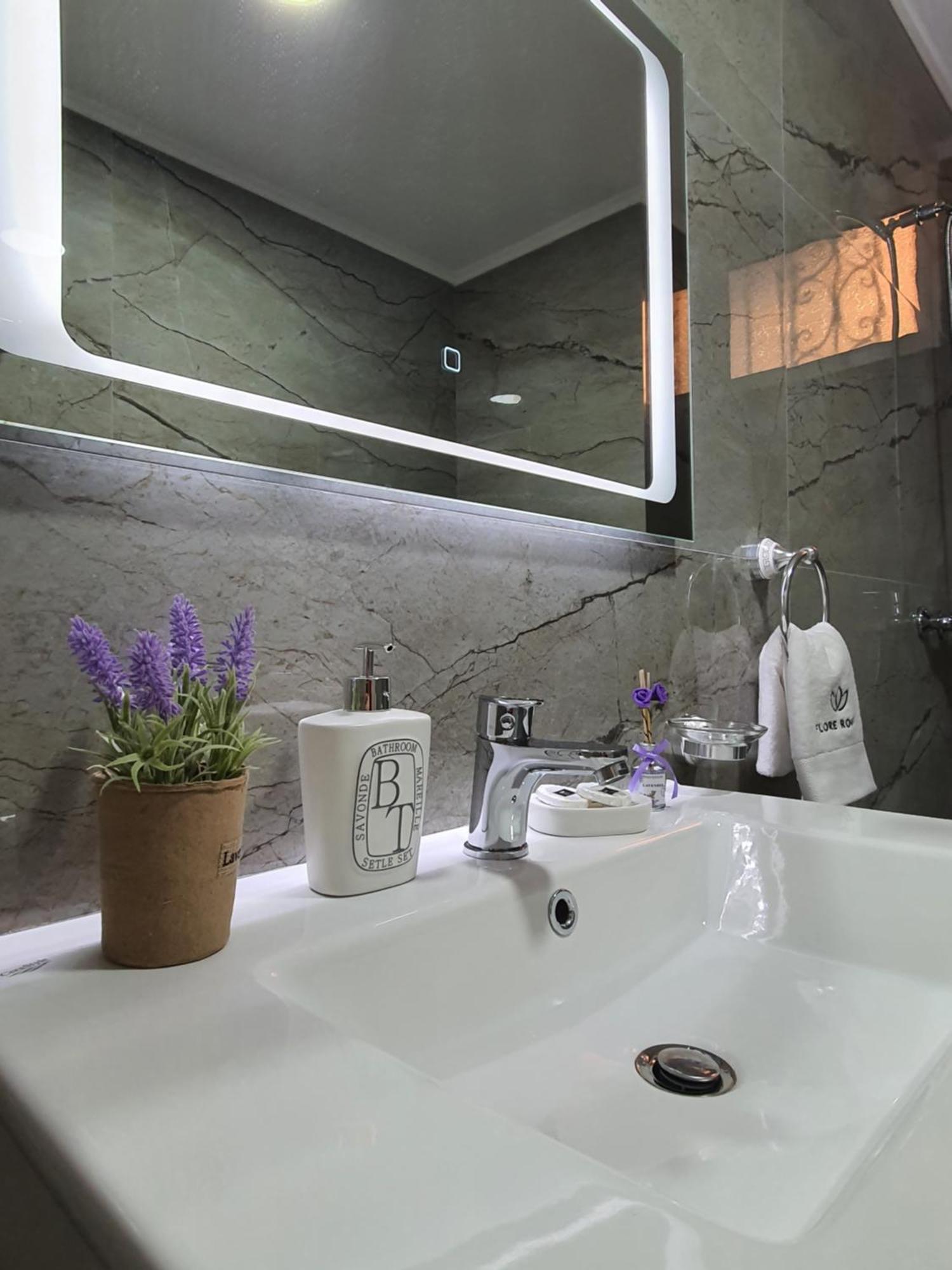 Flore Rooms Sarandë Pokoj fotografie