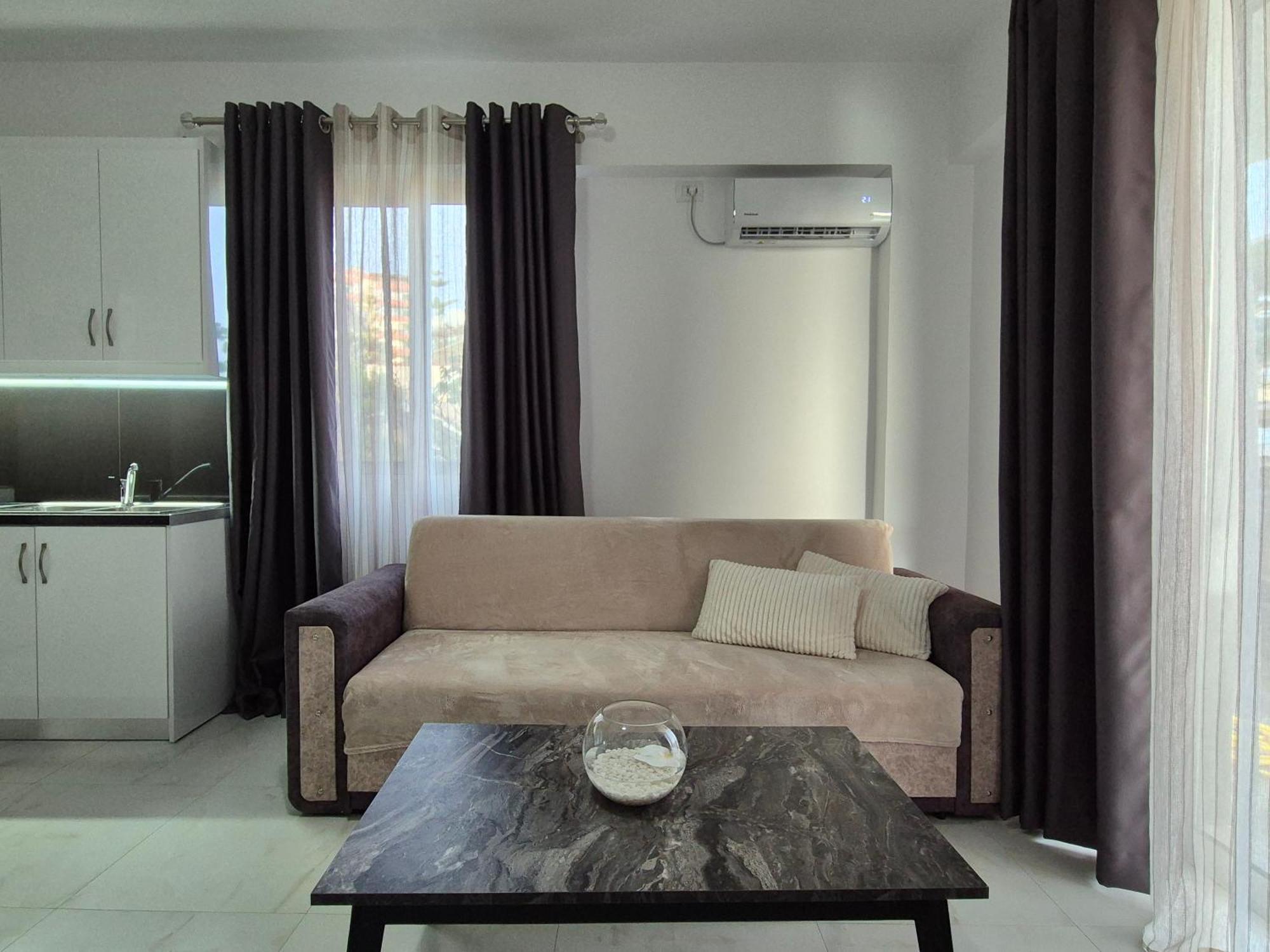 Flore Rooms Sarandë Exteriér fotografie